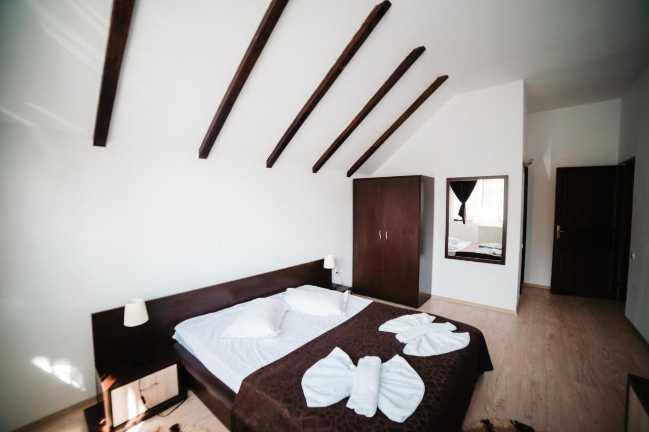 Hotel Boutique Garden Resort By Brancoveanu Moieciu de Jos Exterior foto