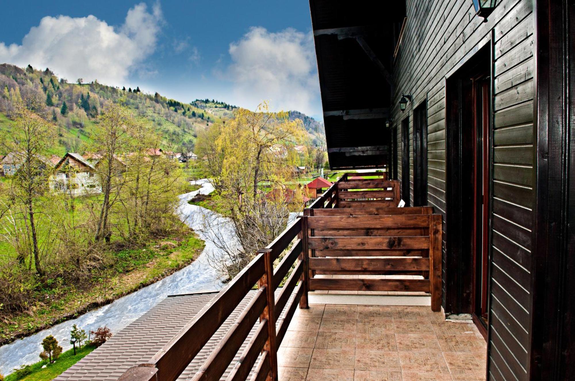 Hotel Boutique Garden Resort By Brancoveanu Moieciu de Jos Exterior foto